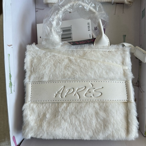 Betsy Johnson Purse Gift Boxed 4 Piece Crossbody Handbag White Fur SET HAT - Picture 4 of 10